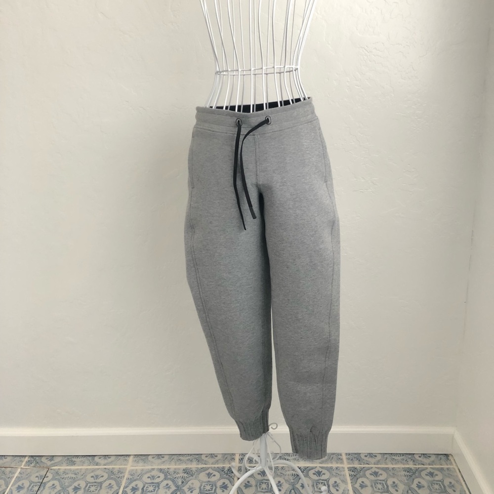 Lululemon NTS jogger 4 gray